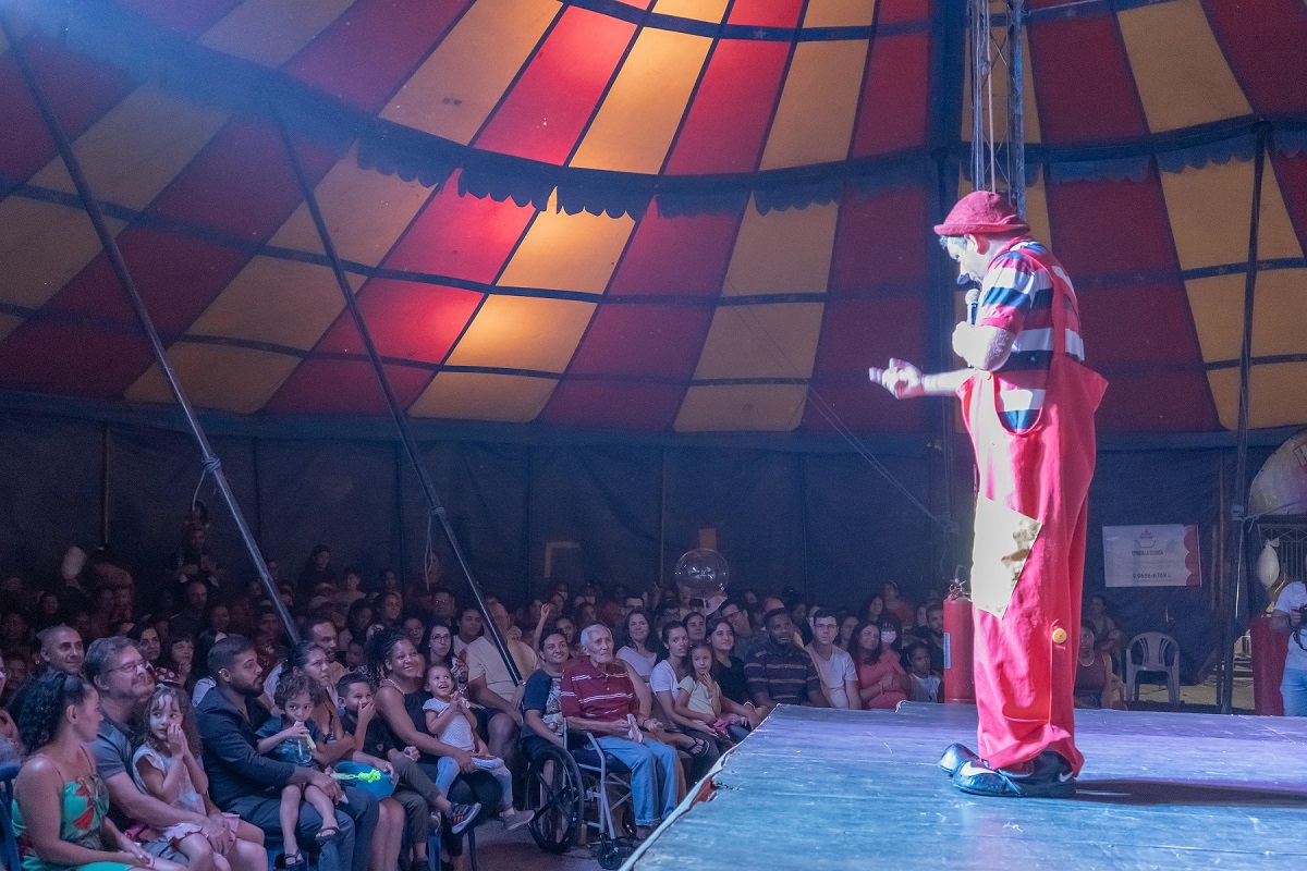 FOTO - Di Cherry Circus já animou mais de 4 mil pessoas em Taboão da Serra (1)