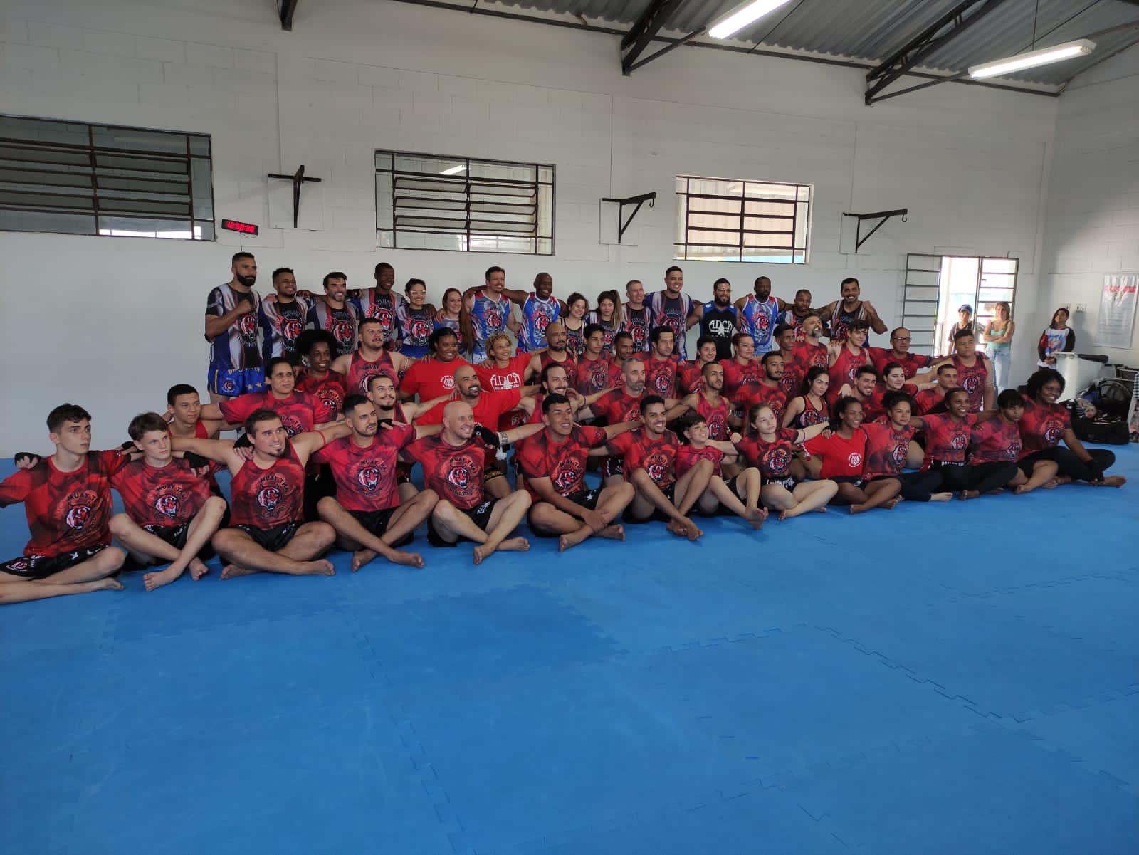 FOTO - Secretaria de Esportes e Lazer de Taboão da Serra realizou avaliação técnica para alunos de Muay Thai (1)