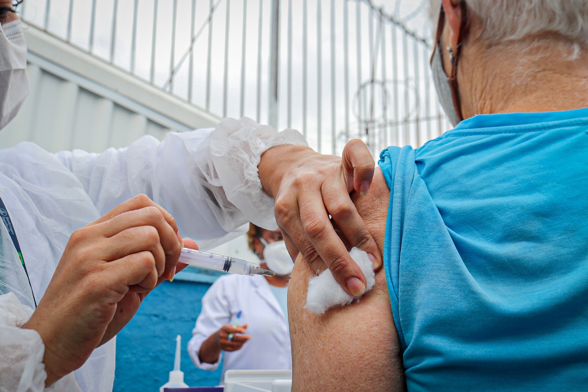 FOTO - Taboão da Serra inicia na segunda 27 aplicação da vacina bivalente contra Covid-19 em grupos prioritários