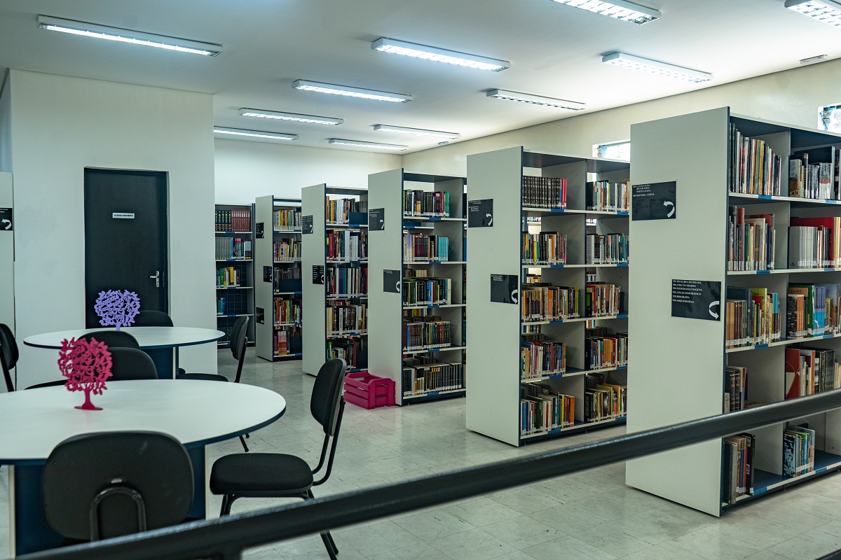 FOTO - Visite a Biblioteca Municipal Castro Alves de Taboão da Serra
