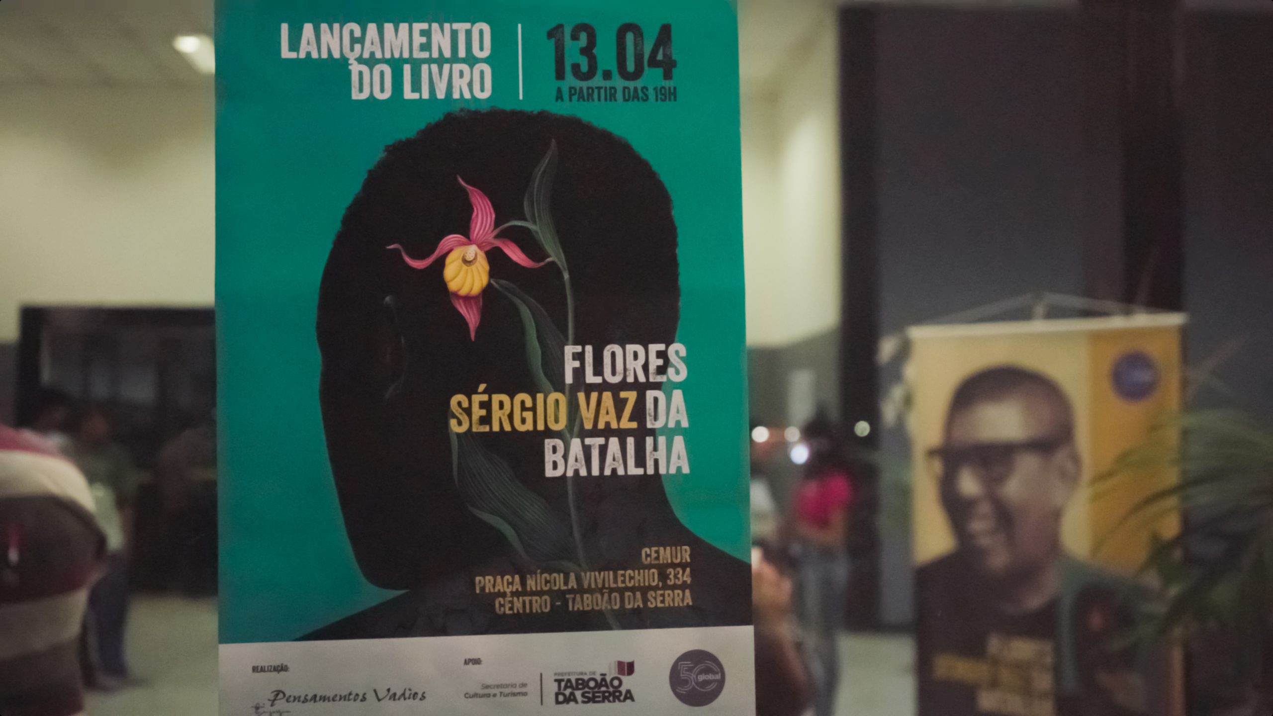 Poeta taboanense Sérgio Vaz lança novo livro “Flores da Batalha_06