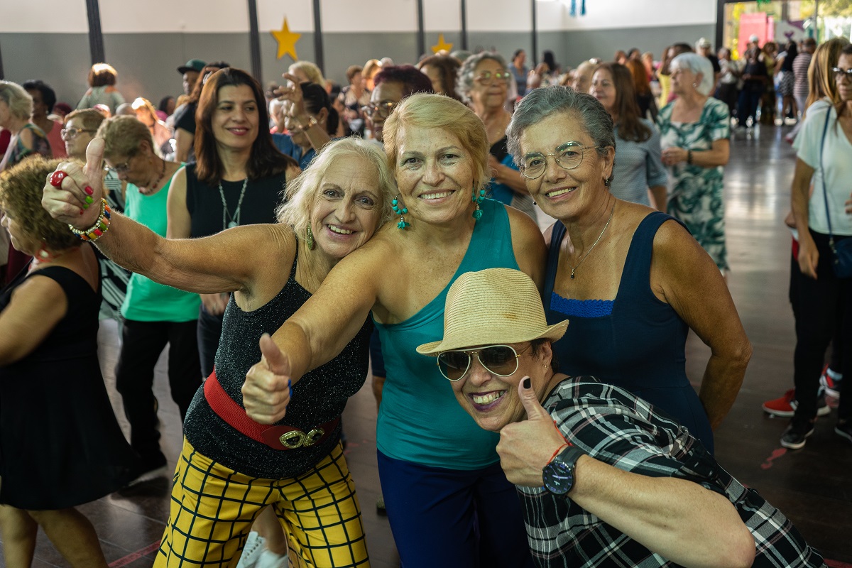 FOTO - Baile da Melhor Idade de Taboão da Serra homenageou a cantora Rita Lee